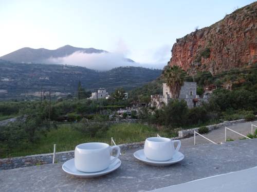 Néon Oítilon Greece Promo Code Booking.com