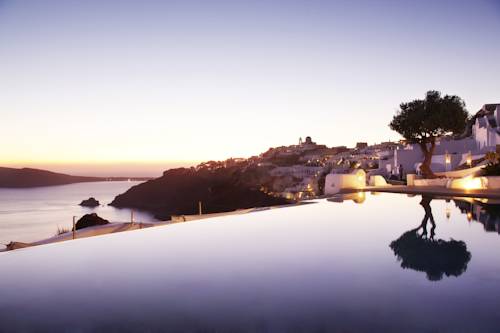 Oia Greece Hotel