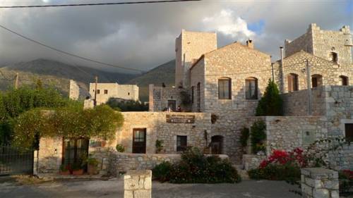Charia Pirgou Dhirou Griekenland promotiecode Booking.com
